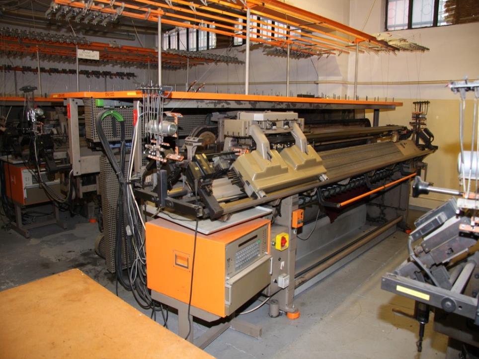 Used STOLL CNCA-3 BM Flat bed knitting machine for Sale (Auction Premium) | NetBid Industrial Auctions